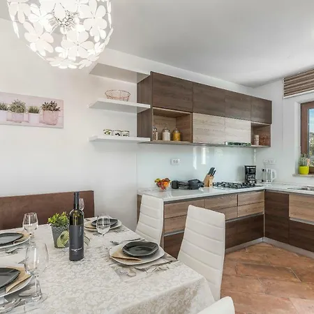 Sa-ra Apartamento Brtonigla