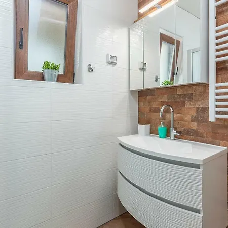 Sa-ra Apartment *